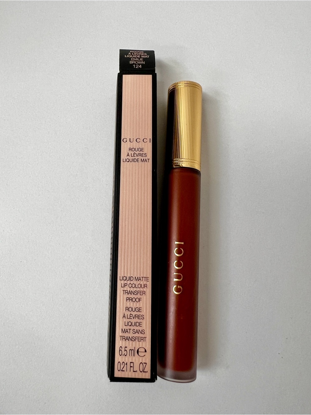 🌸 Gucci - 124 Emilie Brown, Rouge à Lèvres Liquide Mat Lipstick 🌸